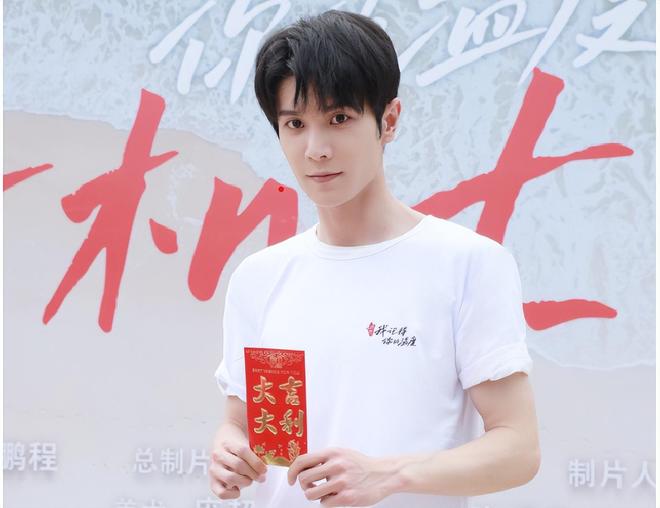 家暴本人否认称是找人演戏劝退前女友瓦力娱乐棋牌热播短剧男主被曝出轨